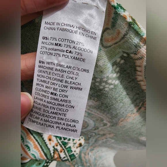 ❌SOLD❌Chicos two-Piece Paisley Set- Everyday Cardigan and Sweater Tank - Picture 4 of 7